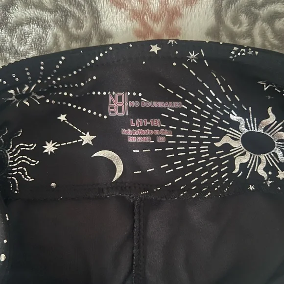 Black Galaxy Flare Leggings - Picture 6 of 6